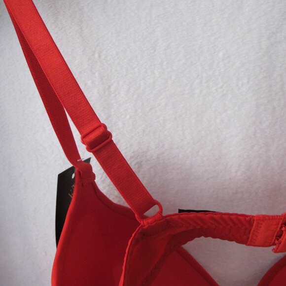 NWT - Frederick's of Hollywood Krystal Mega Push-Up Bra - 32D - Picture 10 of 11